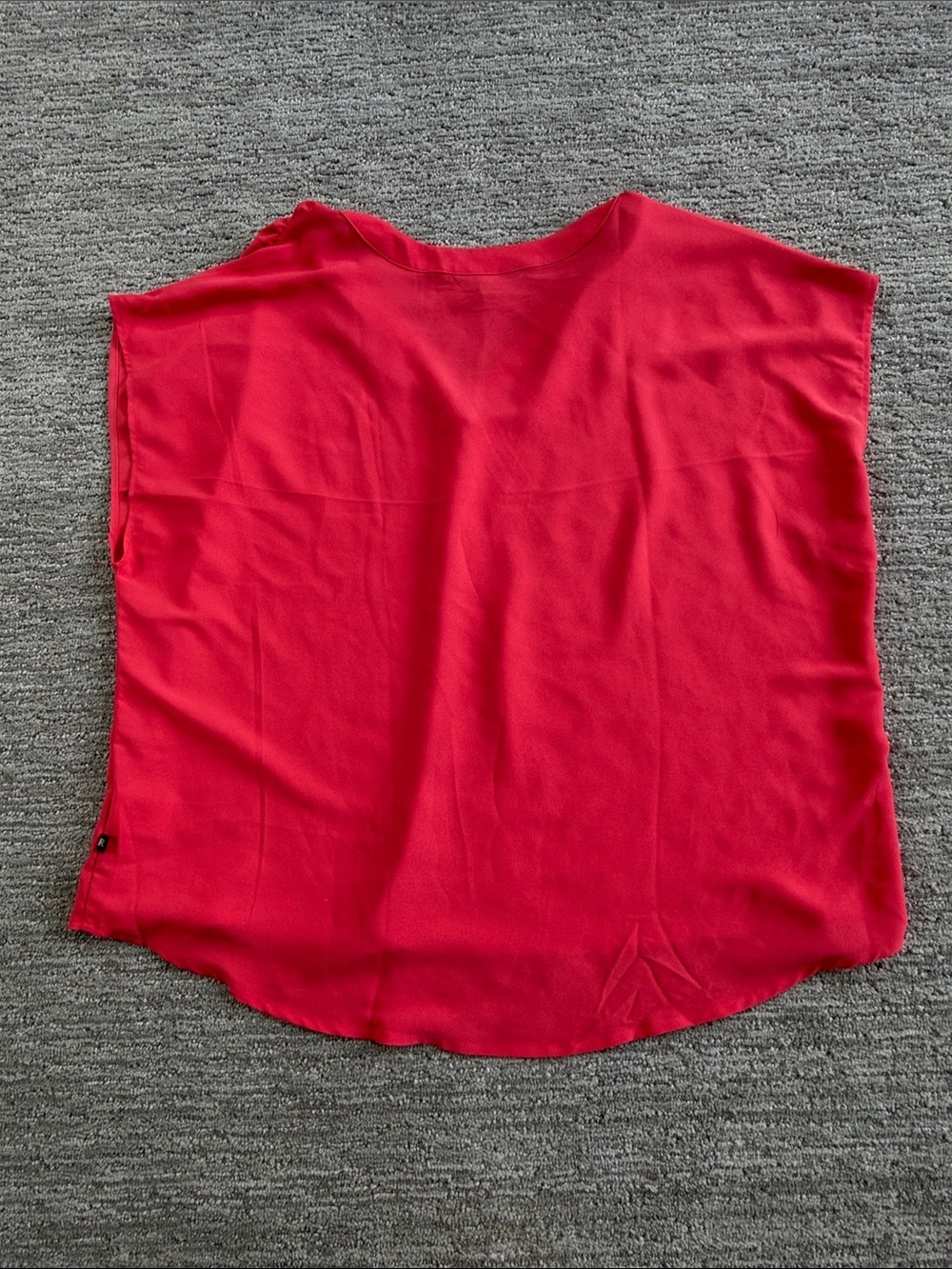 Banana Republic Coral-Pink V-Neck Cap-Sleeve Blouse - Picture 4 of 4